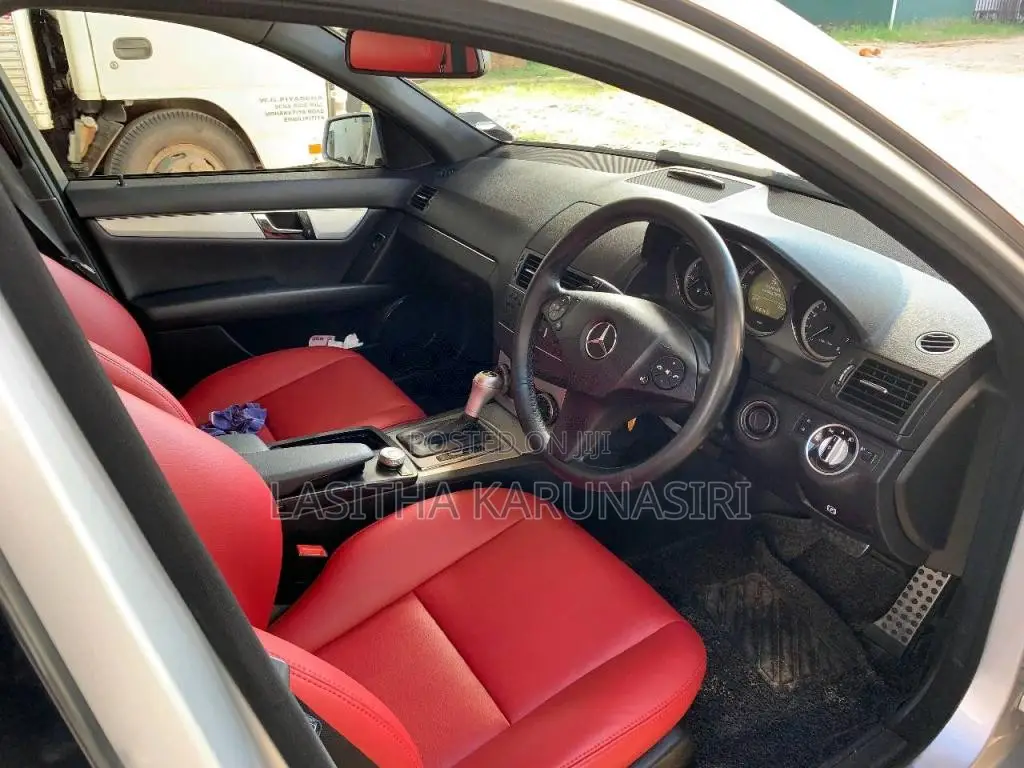 Mercedes-Benz C180 2011 Car (Used)