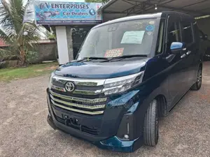 Toyota Roomy Custom G 2023 Car Unregistered (Recondition)