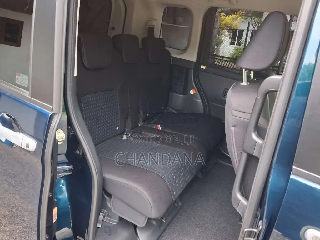 Toyota Roomy Custom G 2023 Car Unregistered (Recondition)