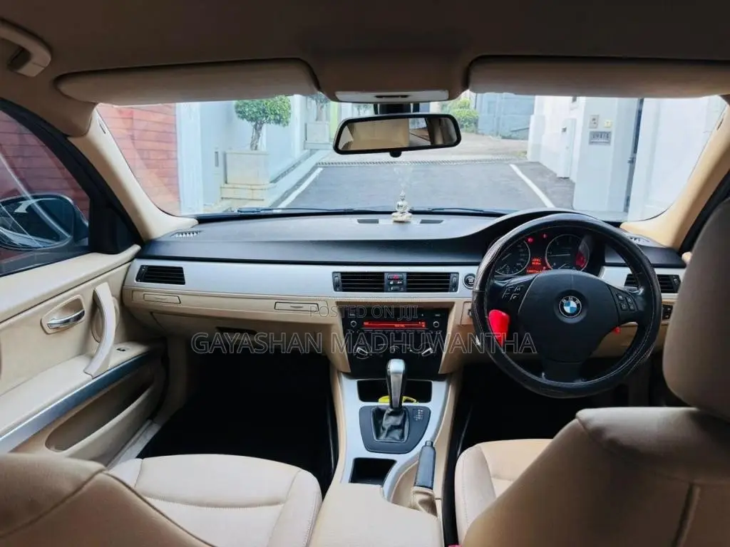 BMW 320 2011 Car (Used)