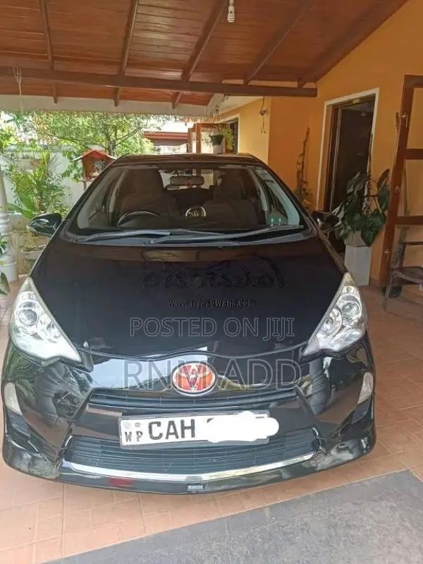 Toyota Aqua G Grade 2013 Car (Used)