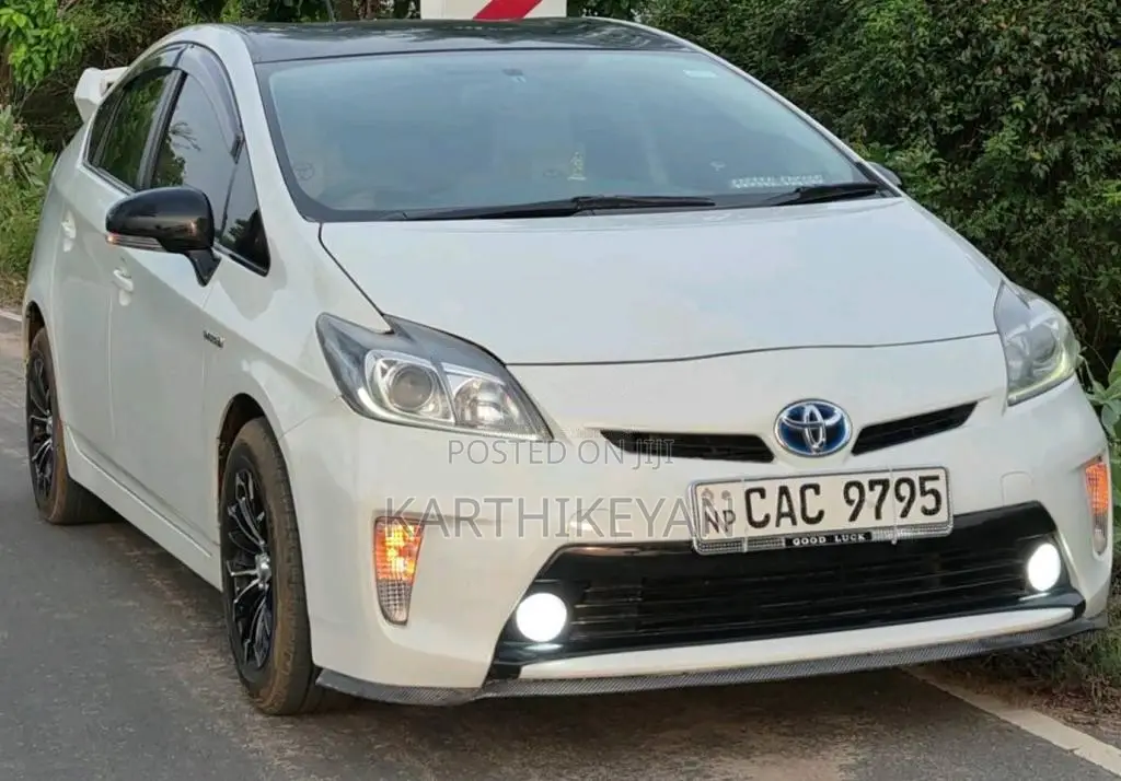 Toyota Prius S Led 2012 Car (Used)