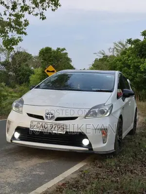Toyota Prius S Led 2012 Car (Used)