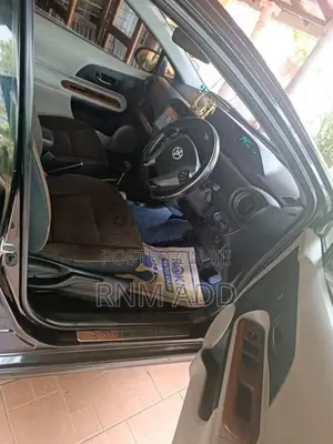 Toyota Aqua G Grade 2013 Car (Used)