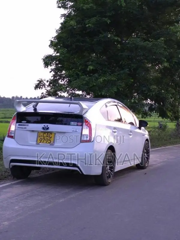 Toyota Prius S Led 2012 Car (Used)