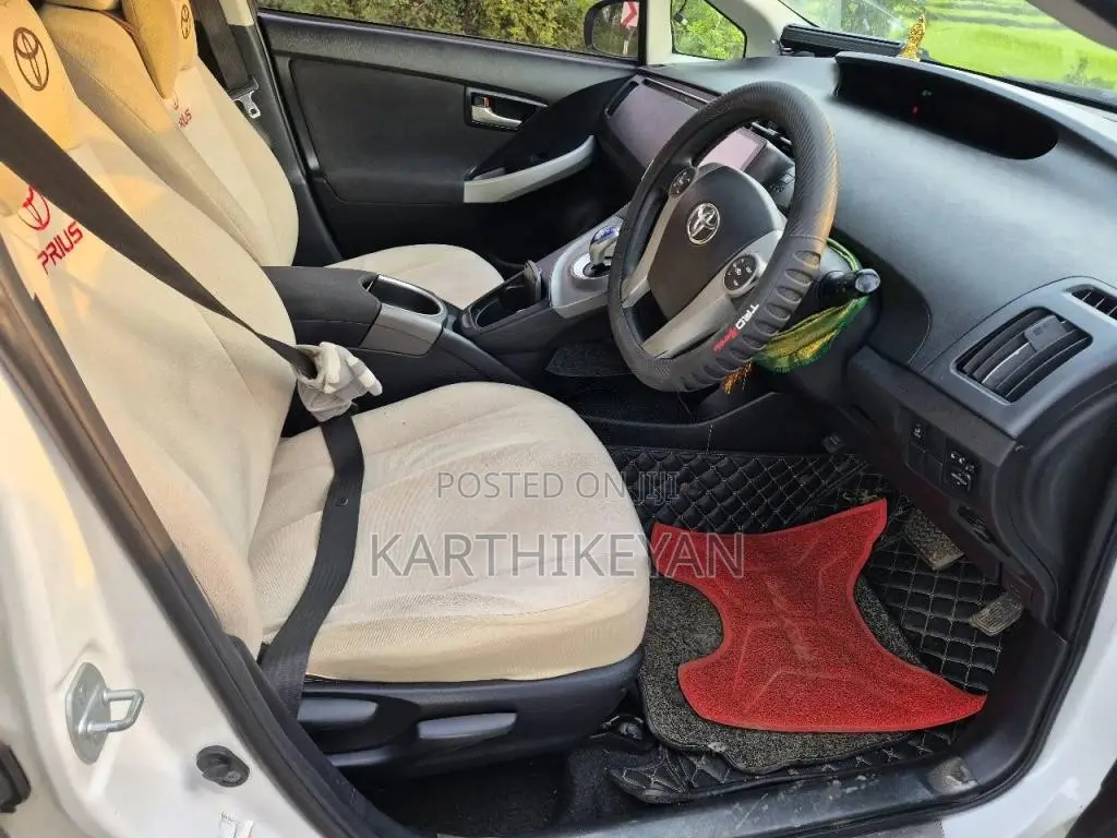 Toyota Prius S Led 2012 Car (Used)