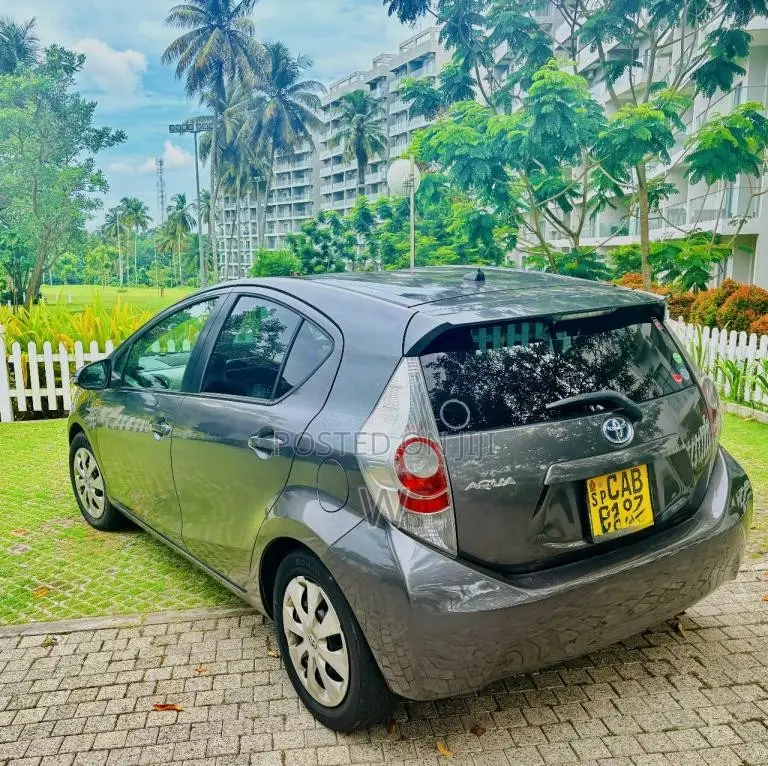 Toyota Aqua S Grade 2014 Car (Used)