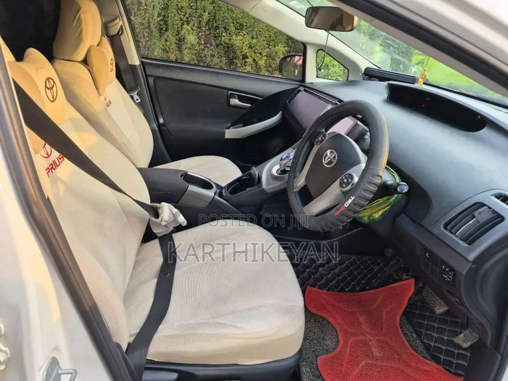 Toyota Prius S Led 2012 Car (Used)
