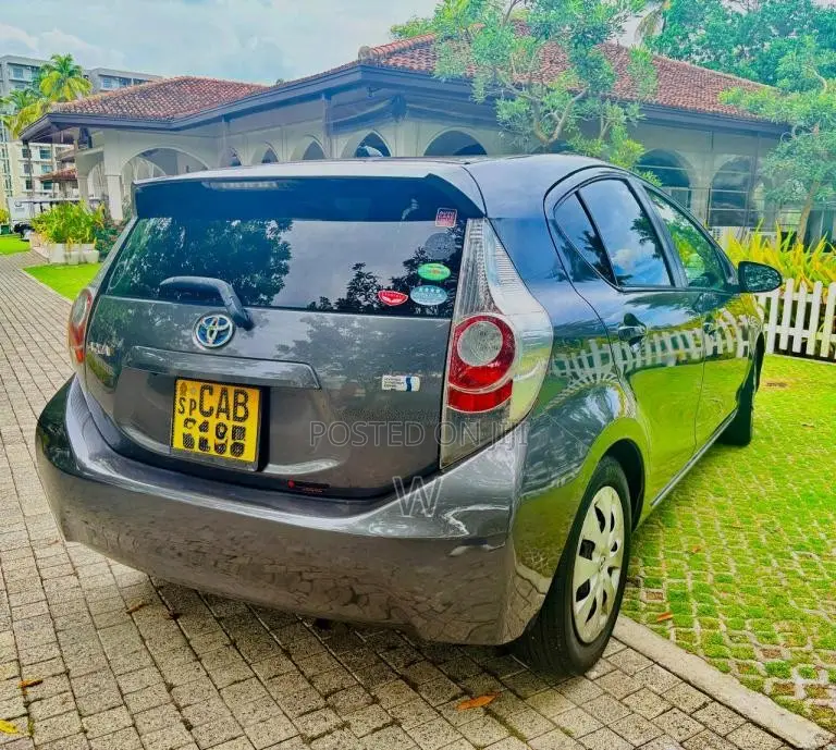 Toyota Aqua S Grade 2014 Car (Used)