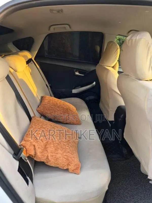 Toyota Prius S Led 2012 Car (Used)