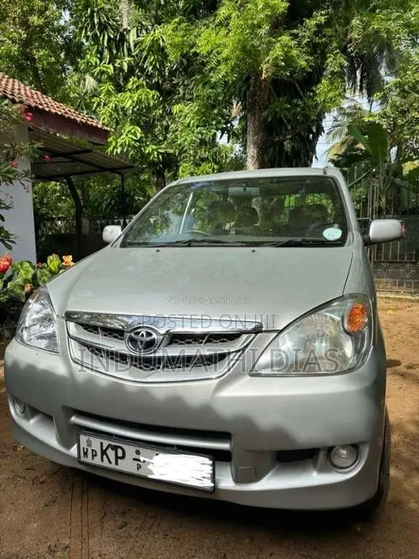 Toyota Avanza 2011 Car (Used)