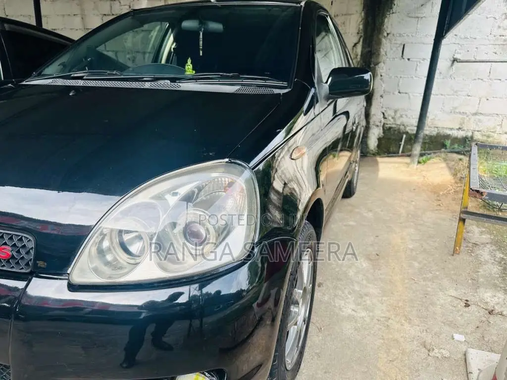 Toyota Vitz RS 2000 Car (Used)