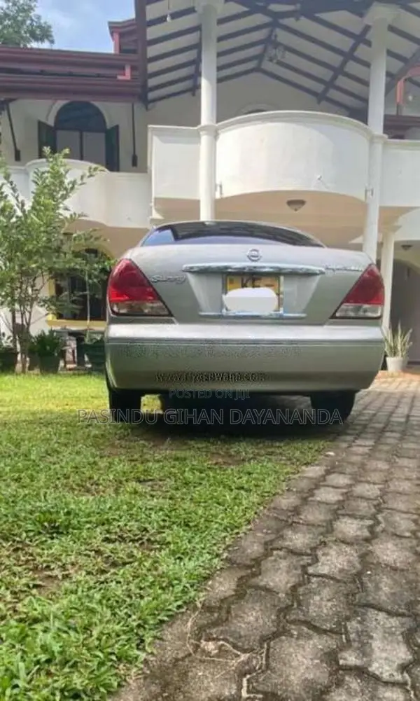 Nissan N17 2008 Car (Used)