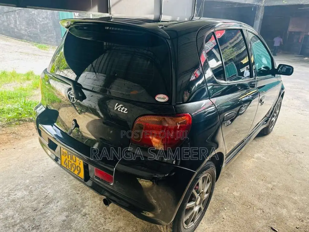 Toyota Vitz RS 2000 Car (Used)