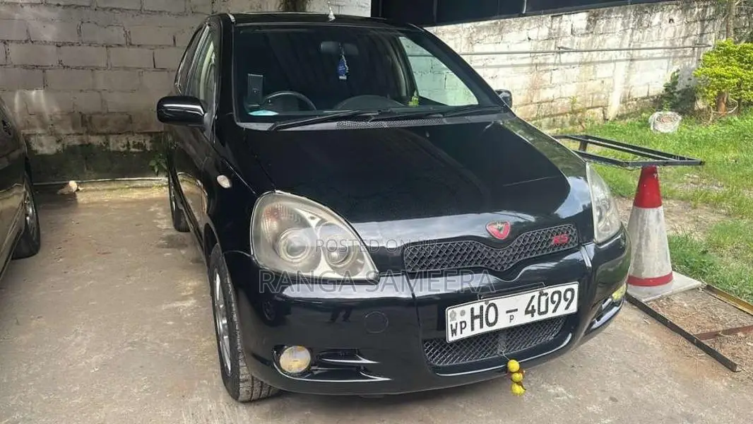Toyota Vitz RS 2000 Car (Used)
