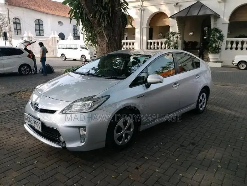 Toyota Prius 2014 Car (Used)