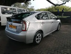 Toyota Prius 2014 Car (Used)