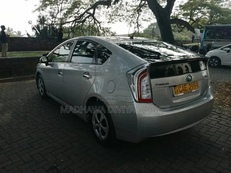 Toyota Prius 2014 Car (Used)