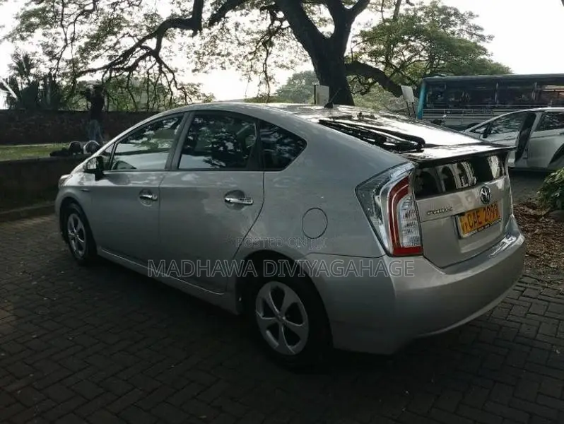 Toyota Prius 2014 Car (Used)