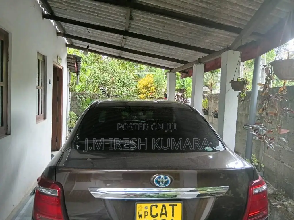 Toyota Axio Hybrid 2016 Car (Used)