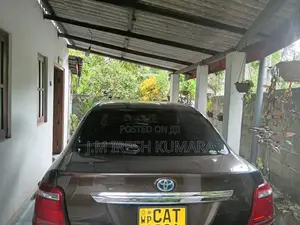 Toyota Axio Hybrid 2016 Car (Used)