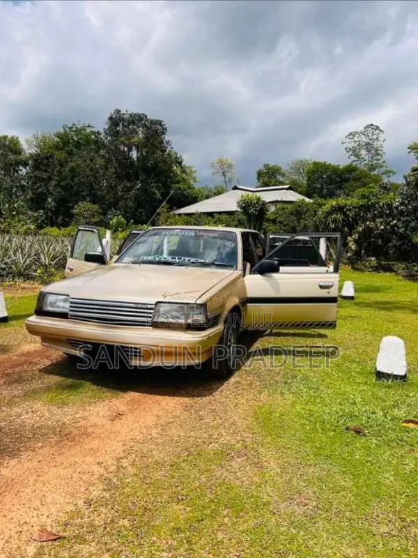 Toyota Corona 1985 Car (Used)