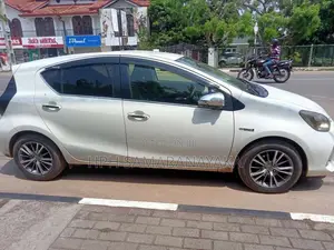 Toyota Aqua 2014 Car (Used)