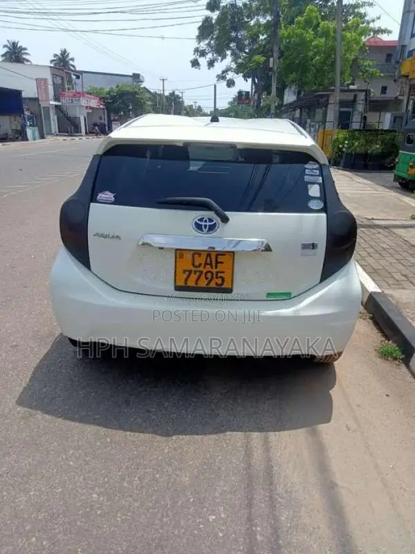 Toyota Aqua 2014 Car (Used)