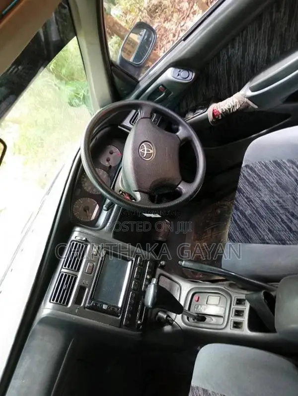 Toyota Corona 2002 Car (Used)