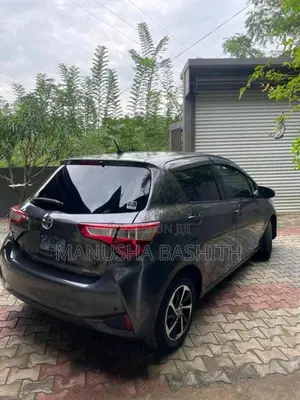 Toyota Vitz 2018 Car (Used)