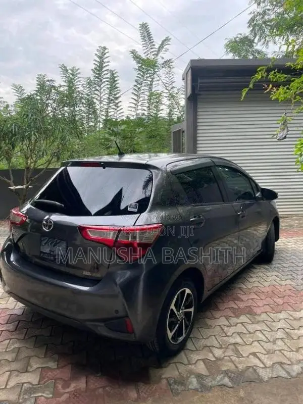 Toyota Vitz 2018 Car (Used)
