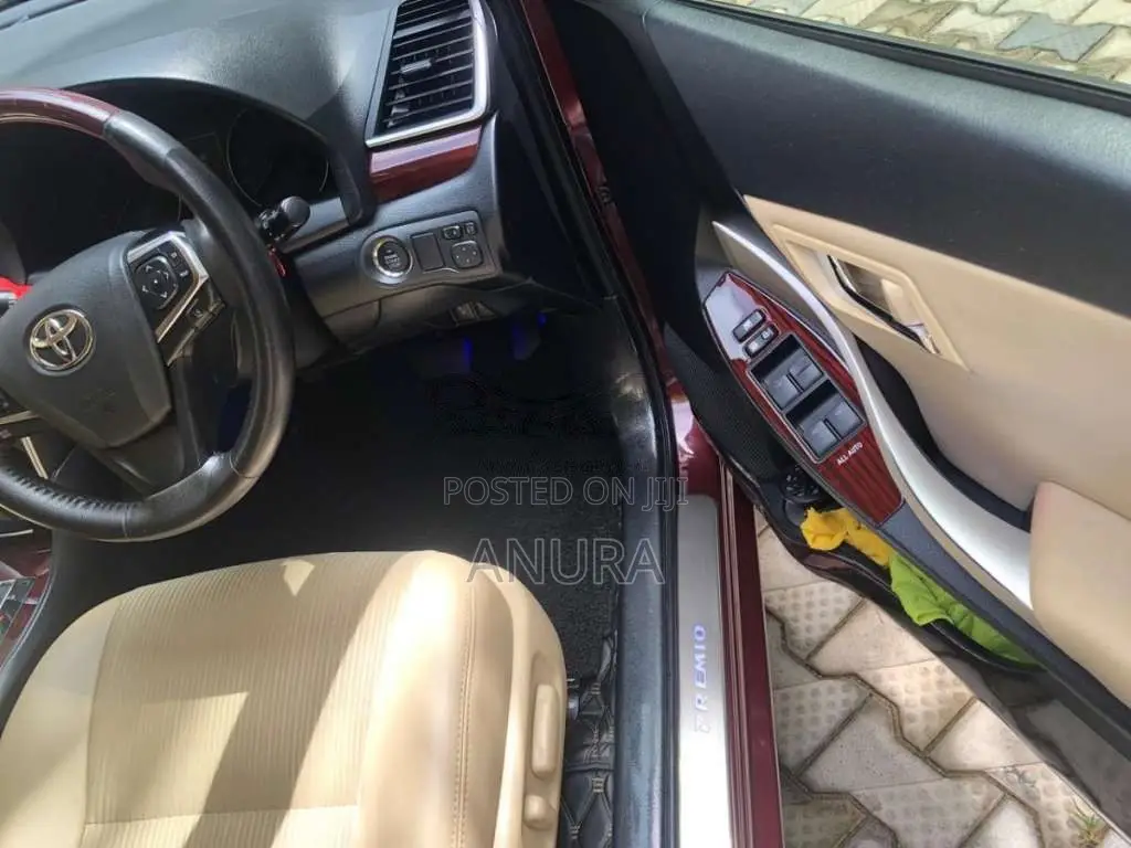 Toyota Premio 2017 Car (Used)