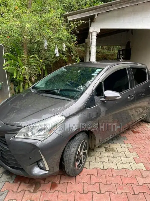 Toyota Vitz 2018 Car (Used)