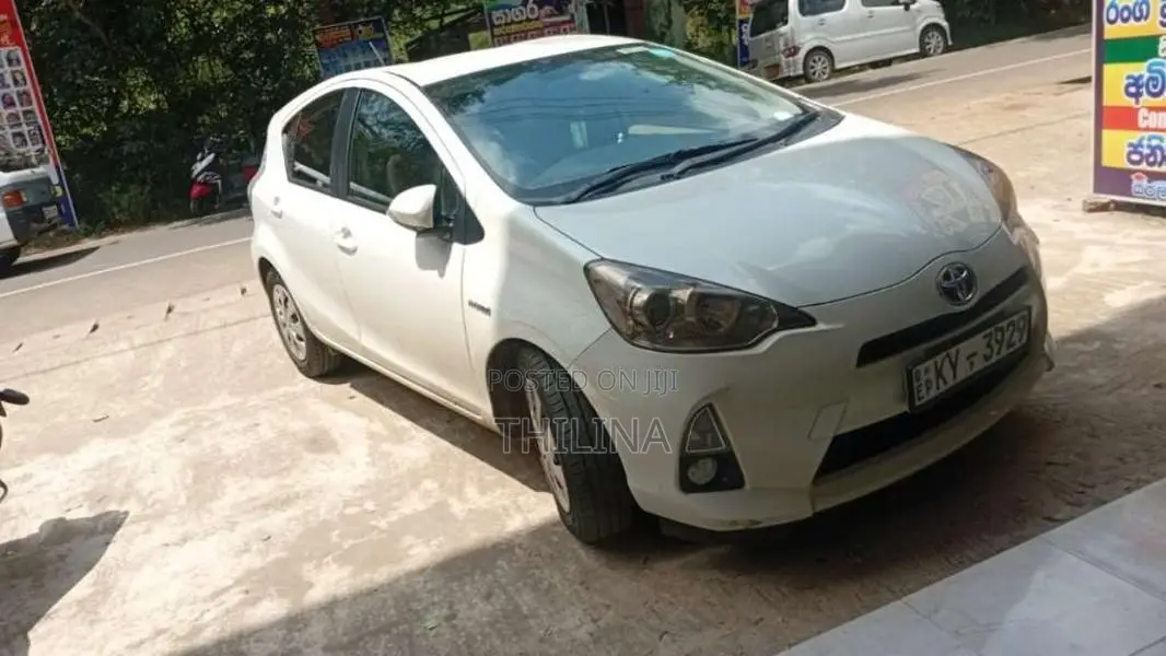 Toyota Aqua 2013 Car (Used)
