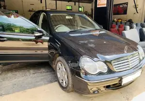 Mercedes-Benz C180 2006 Car (Used)