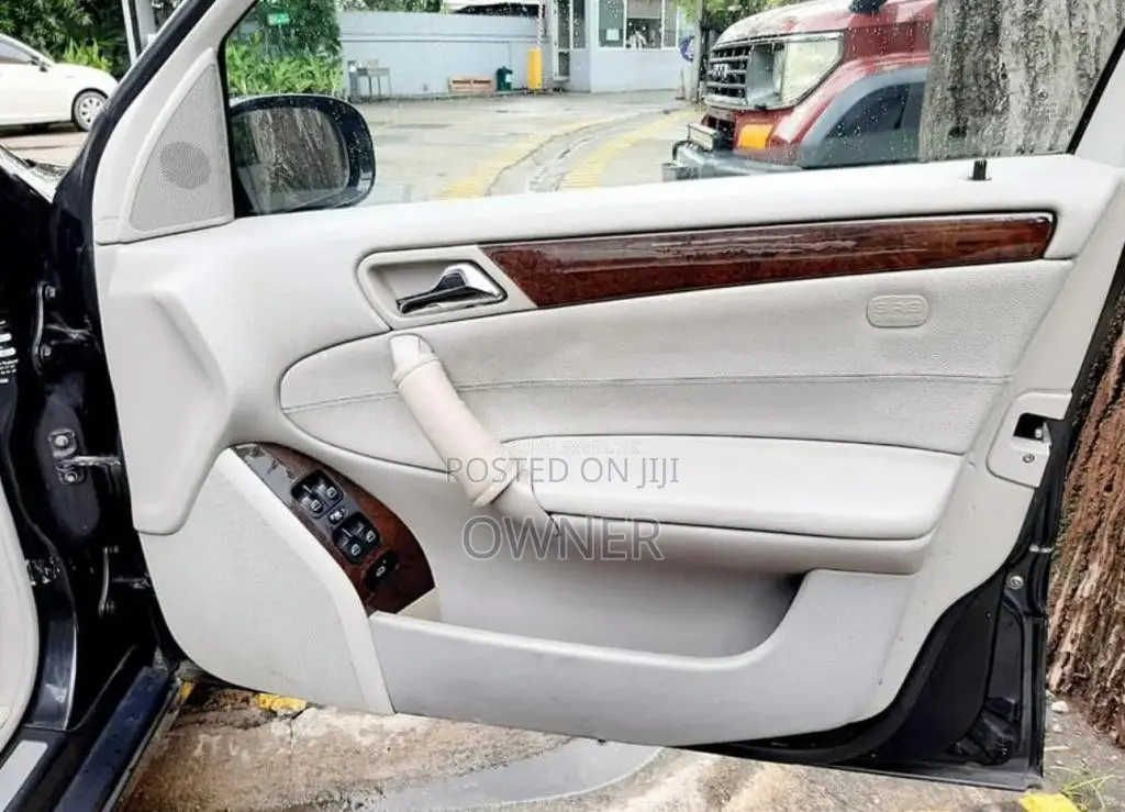 Mercedes-Benz C180 2006 Car (Used)