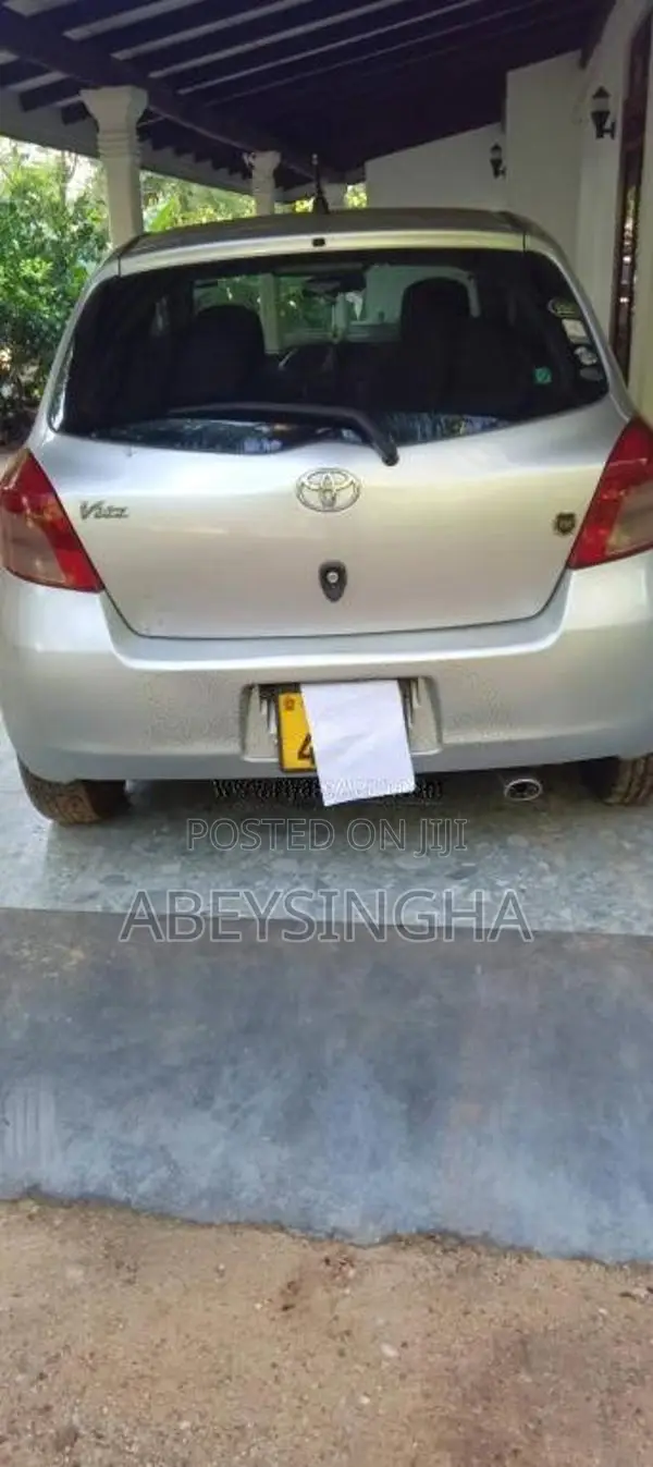 Toyota Vitz 2007 Car (Used)