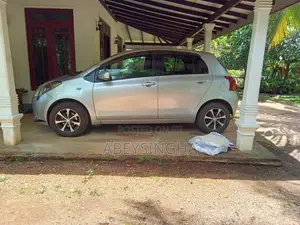 Toyota Vitz 2007 Car (Used)