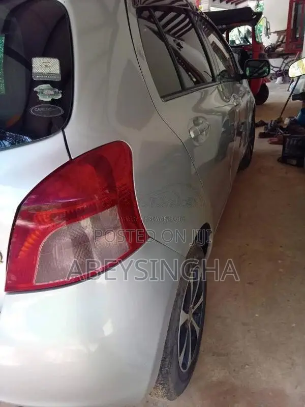 Toyota Vitz 2007 Car (Used)