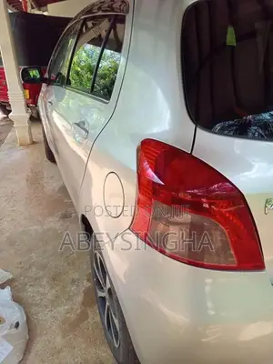 Toyota Vitz 2007 Car (Used)