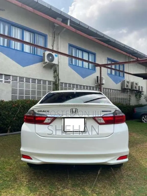 Honda Grace 2014 Car (Used)
