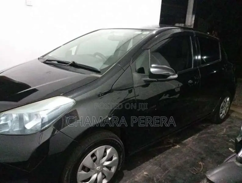 Toyota Vitz 2012 Car (Used)