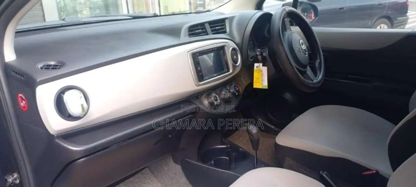 Toyota Vitz 2012 Car (Used)