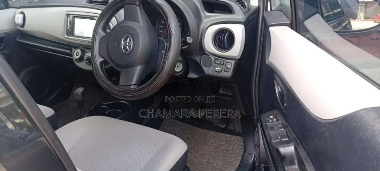 Toyota Vitz 2012 Car (Used)