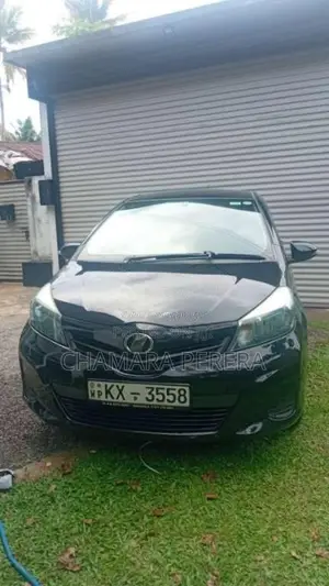 Toyota Vitz 2012 Car (Used)