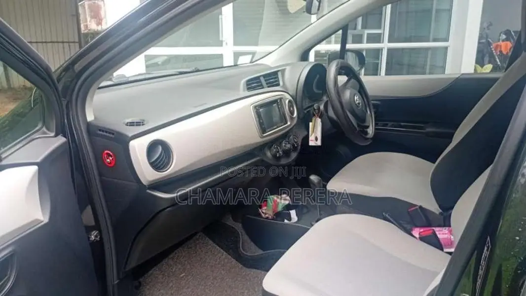 Toyota Vitz 2012 Car (Used)