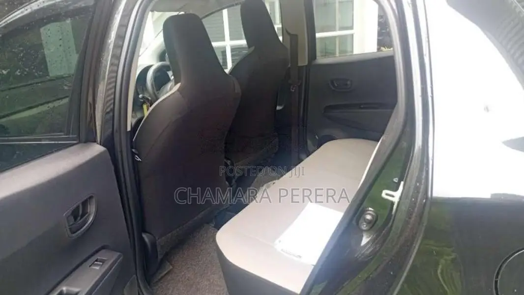 Toyota Vitz 2012 Car (Used)