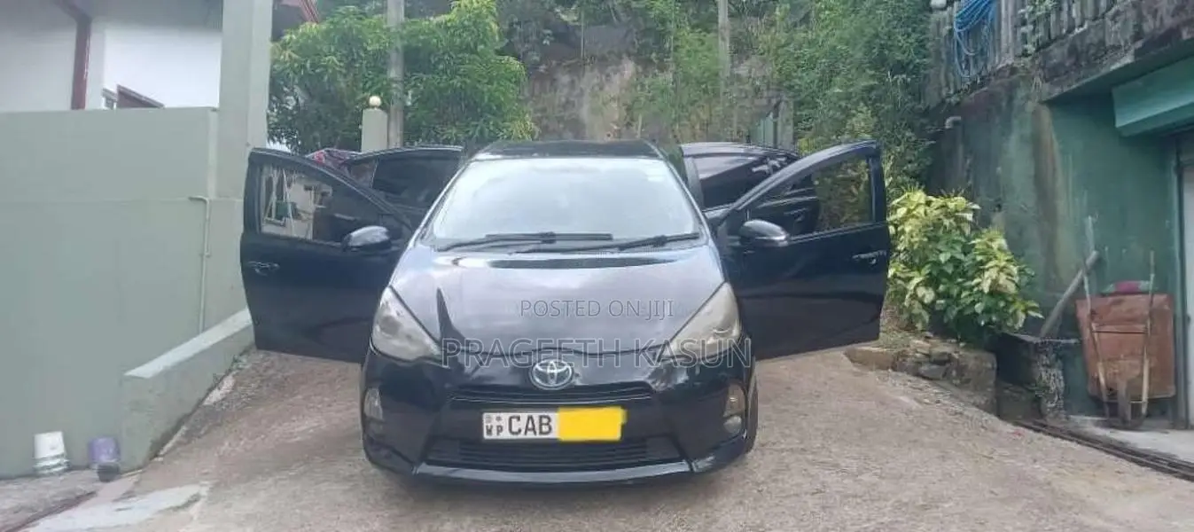 Toyota Aqua G Grade 2012 Car (Used)