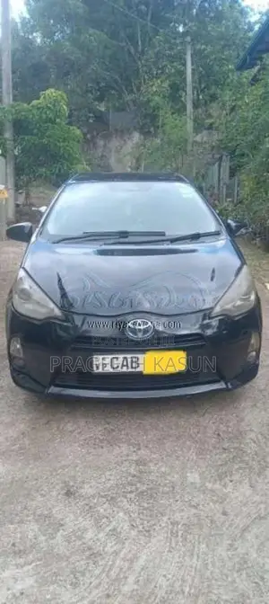 Toyota Aqua G Grade 2012 Car (Used)