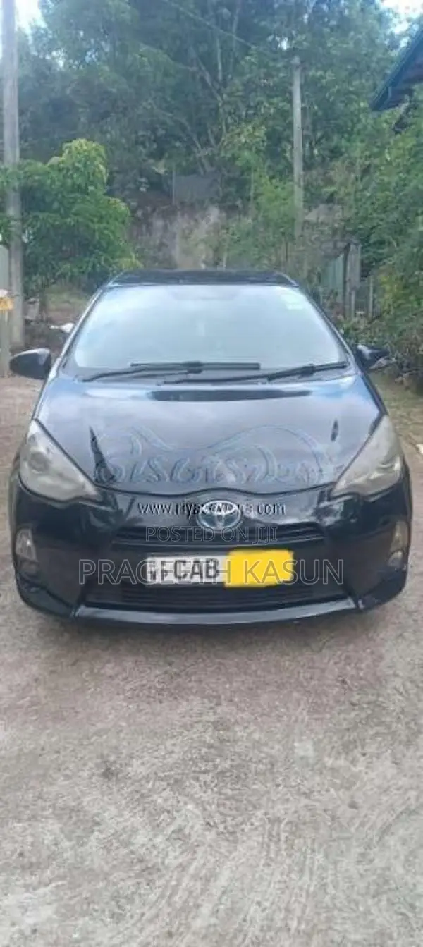 Toyota Aqua G Grade 2012 Car (Used)